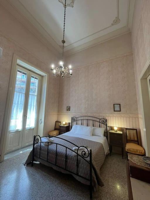 Palazzo Vitrano - Tourist Apartment Katanya Dış mekan fotoğraf