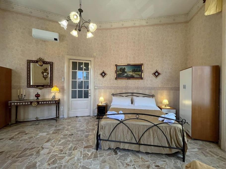 Palazzo Vitrano - Tourist Apartment Katanya Dış mekan fotoğraf