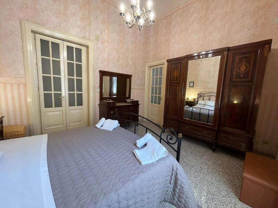 Palazzo Vitrano - Tourist Apartment Katanya Dış mekan fotoğraf